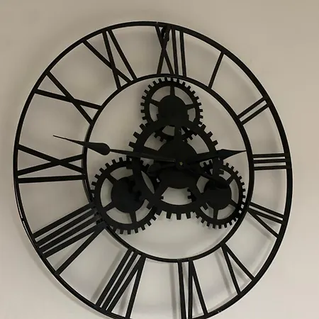 Your 7 With Parking Apartment *